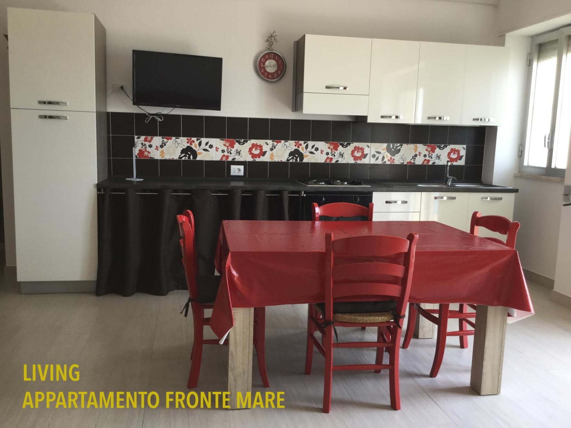 Bilocali Approdo "Fronte Mare" E "Lato Strada" Villa Порто Чезарео Екстериор снимка